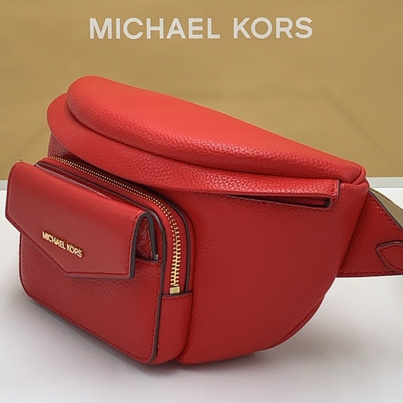 MICHAEL KORS
Maisie Large Pebbled Leather 2-in-1 Sling Pack
Bright Red
NWT - Picture 6 of 16